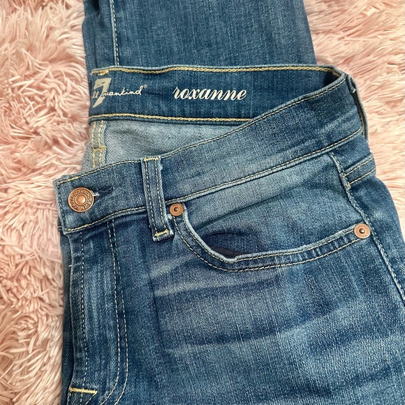 7 For All Mankind - Roxanne Straight Leg Jean - Like New - Picture 4 of 5